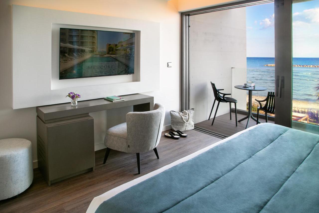 Mercure Larnaca Beach Resort Exterior foto
