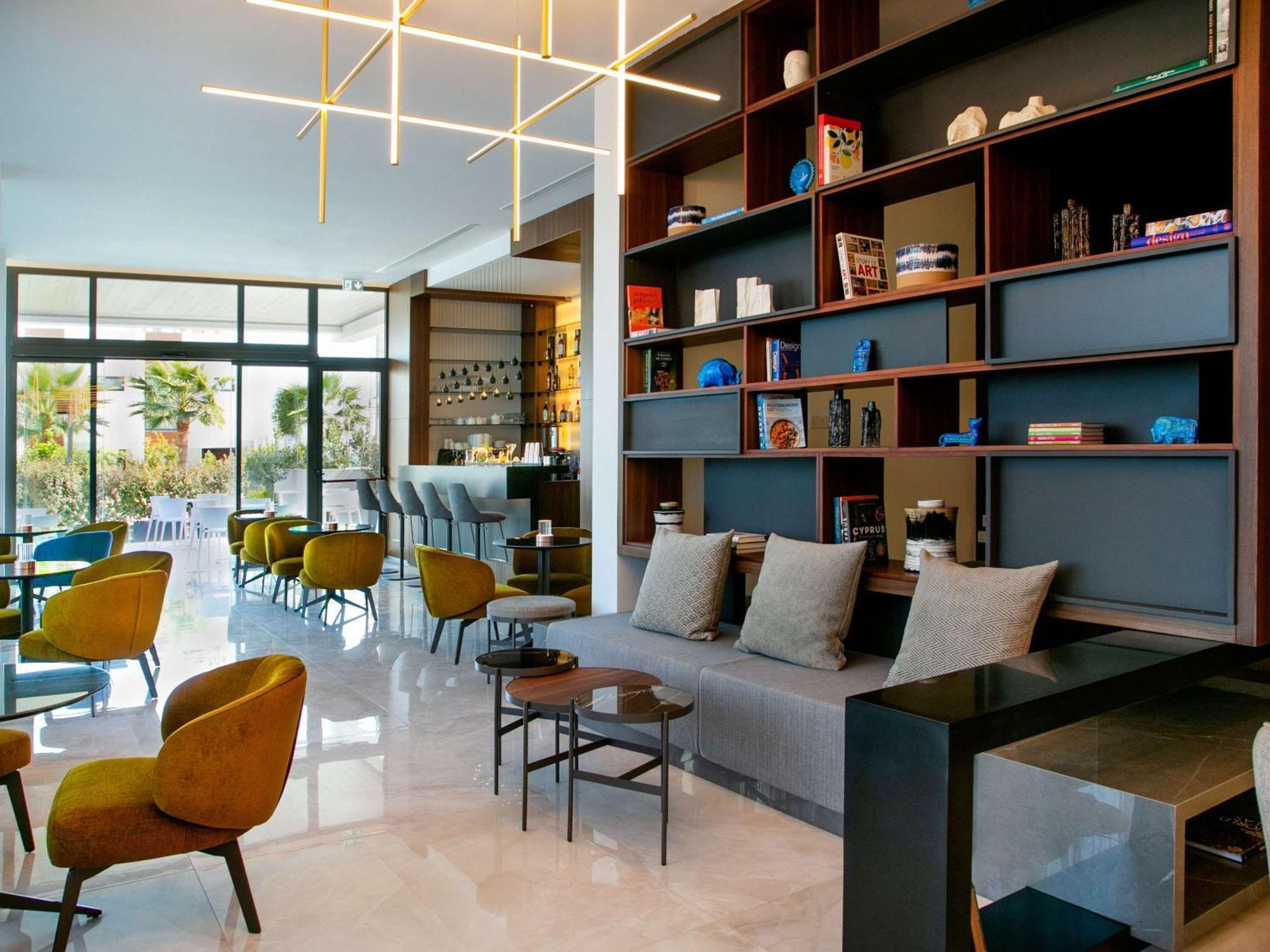 Mercure Larnaca Beach Resort Exterior foto